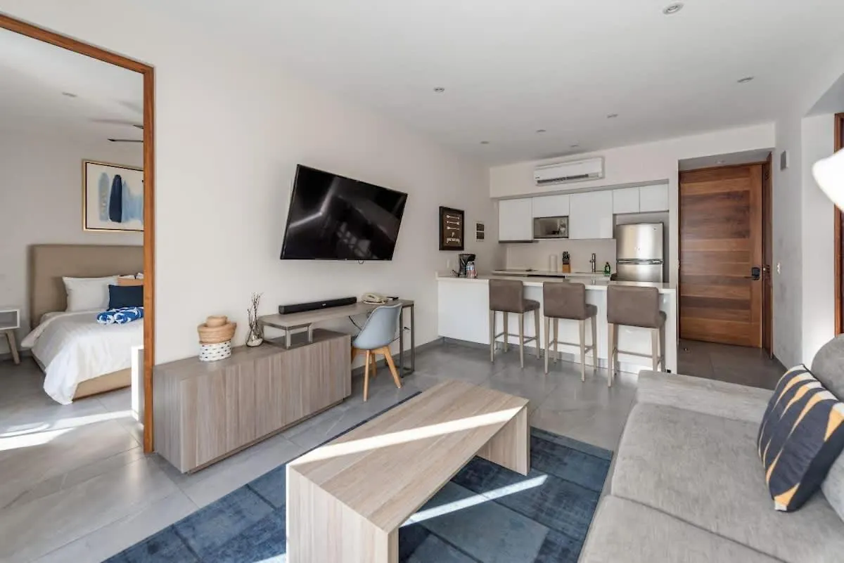 Luxury Condo 1Bd Apt Ac Pool Gym Cinema Playa del Carmen Mexiko